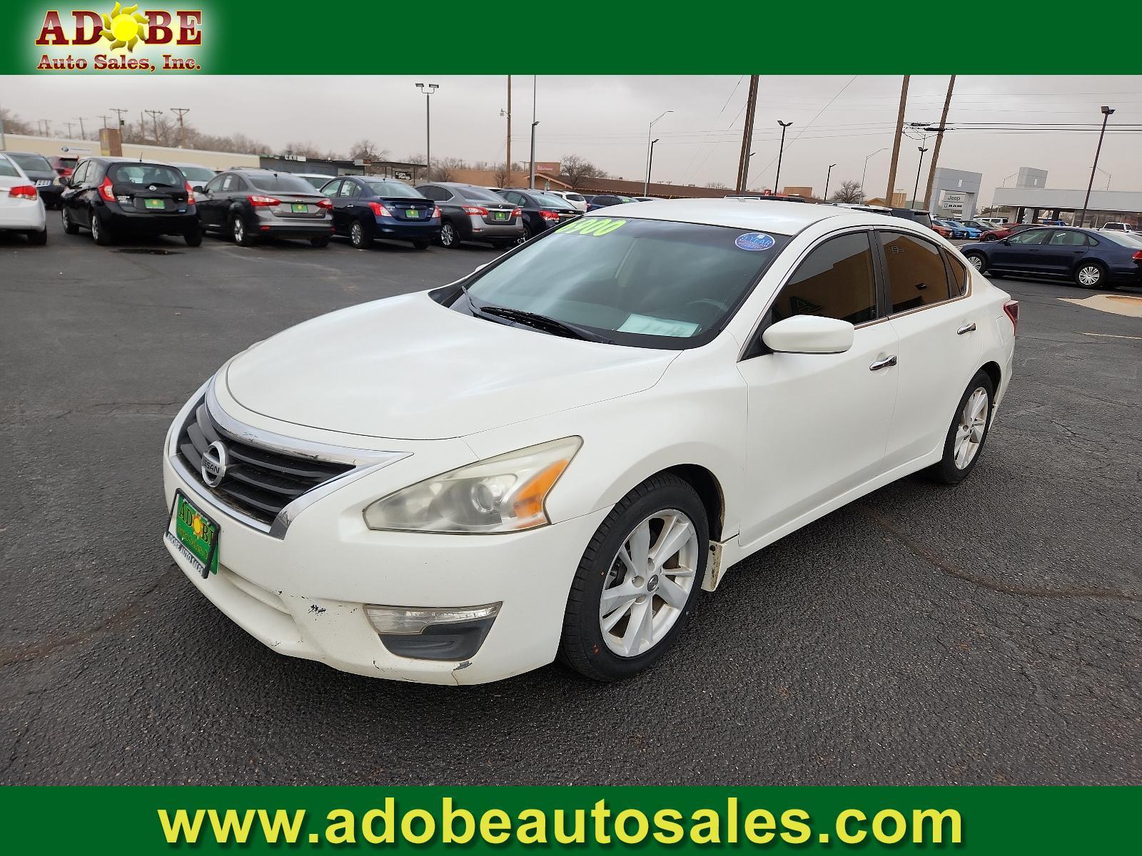 2013 Pearl White /Charcoal Cloth Interior Nissan Altima 2.5 SV (1N4AL3AP2DN) with an 2.5L DOHC 16-valve I4 engine engine, located at 4711 Ave Q, Lubbock, TX, 79412, (806) 687-2362, 33.551304, -101.855293 - Photo #0