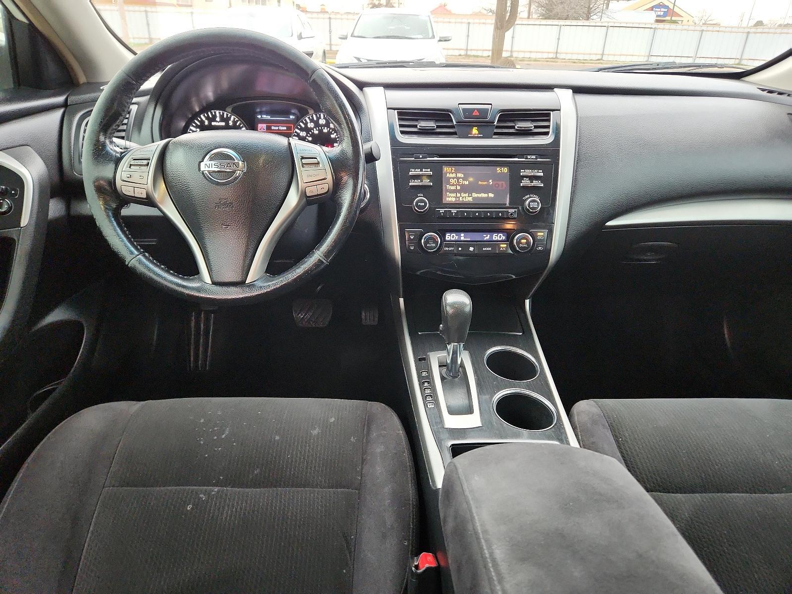 2013 Pearl White /Charcoal Cloth Interior Nissan Altima 2.5 SV (1N4AL3AP2DN) with an 2.5L DOHC 16-valve I4 engine engine, located at 4711 Ave Q, Lubbock, TX, 79412, (806) 687-2362, 33.551304, -101.855293 - Photo #10