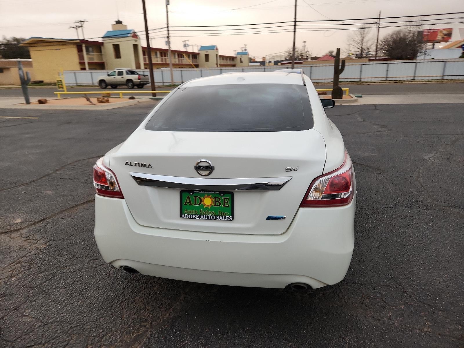 2013 Pearl White /Charcoal Cloth Interior Nissan Altima 2.5 SV (1N4AL3AP2DN) with an 2.5L DOHC 16-valve I4 engine engine, located at 4711 Ave Q, Lubbock, TX, 79412, (806) 687-2362, 33.551304, -101.855293 - Photo #3