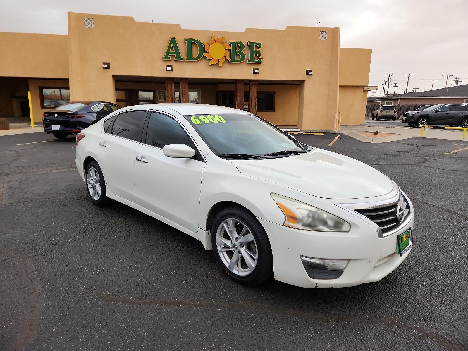 2013 Pearl White /Charcoal Cloth Interior Nissan Altima 2.5 SV (1N4AL3AP2DN) with an 2.5L DOHC 16-valve I4 engine engine, located at 4711 Ave Q, Lubbock, TX, 79412, (806) 687-2362, 33.551304, -101.855293 - Photo #6