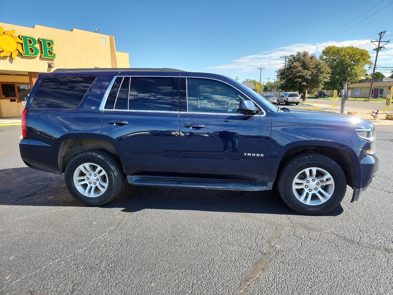 2020 Blue Velvet Metallic /Jet Black, leather Chevrolet Tahoe LT (1GNSKBKC7LR) with an ENGINE, 5.3L ECOTEC3 V8 WITH ACTIVE FUEL MANAGEMENT, DIRECT INJECTION AND VARIABLE VALVE TIMING engine, located at 4711 Ave Q, Lubbock, TX, 79412, (806) 687-2362, 33.551304, -101.855293 - Photo #5