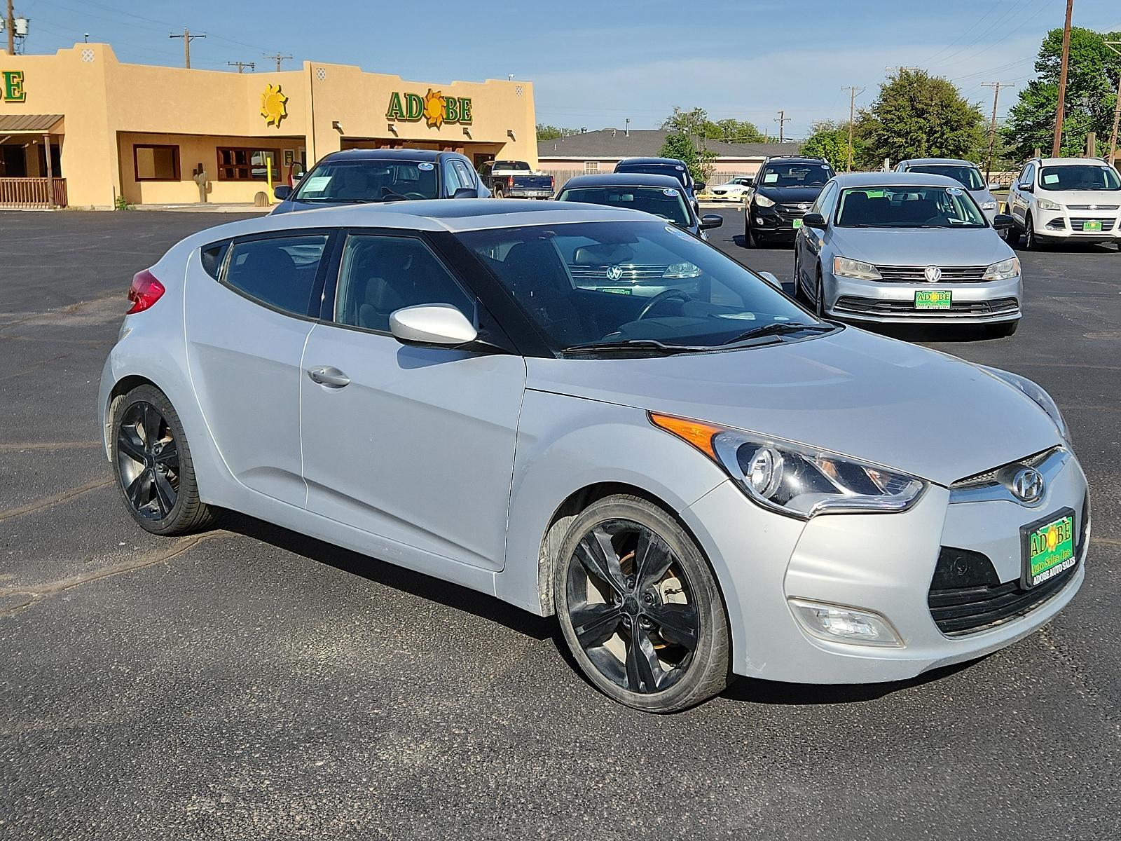 2017 Ironman Silver /Black, premium cloth Hyundai Veloster Value Edition (KMHTC6ADXHU) with an Engine: 1.6L 4-Cylinder GDI DOHC engine, located at 4711 Ave Q, Lubbock, TX, 79412, (806) 687-2362, 33.551304, -101.855293 - Photo #6