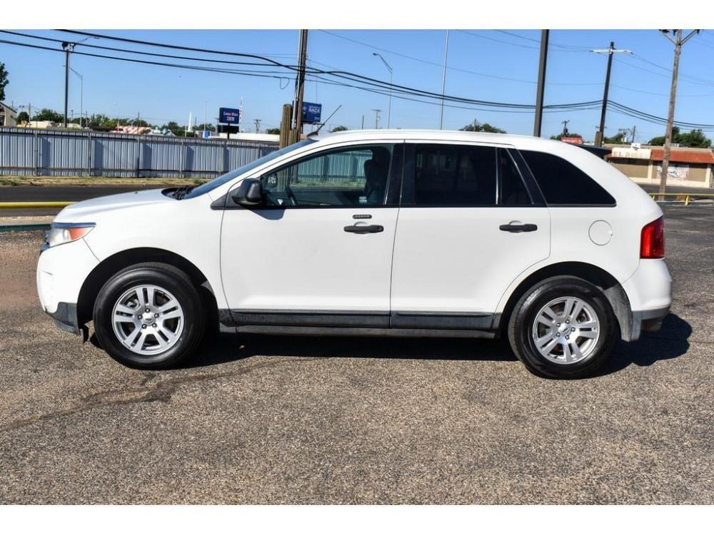2011 INGOT SILVER METALLIC /CHARCOAL BLACK CLOTH INTERIOR Ford Edge (2FMDK3GC5BB) with an 3.5L V6 DOHC 24V engine, 6-SPEED AUTOMATIC transmission, located at 4711 Ave Q, Lubbock, TX, 79412, (806) 687-2362, 33.551304, -101.855293 - Photo #1