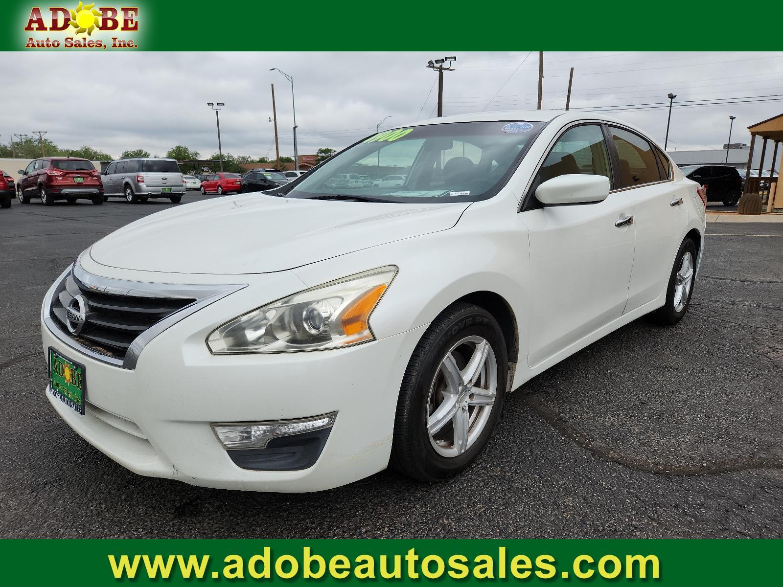 2013 Pearl White /Charcoal Cloth Interior Nissan Altima 2.5 S (1N4AL3AP8DC) with an 2.5L DOHC 16-valve I4 engine engine, located at 4711 Ave Q, Lubbock, TX, 79412, (806) 687-2362, 33.551304, -101.855293 - Photo #0