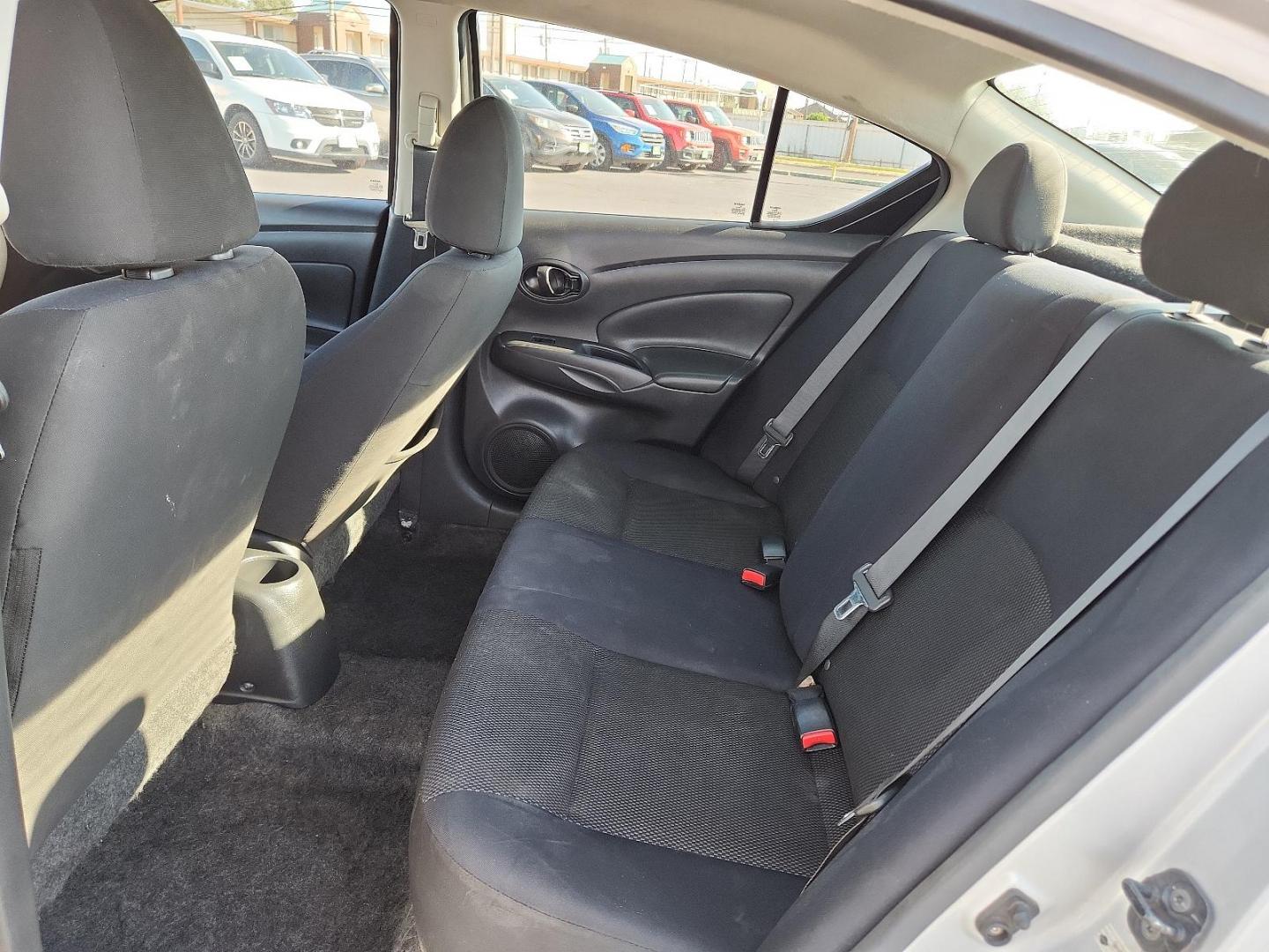 2012 Brilliant Silver Metallic /Charcoal Cloth Interior Nissan Versa SV (3N1CN7APXCL) with an 1.6L DOHC 16-valve I4 engine engine, located at 4711 Ave Q, Lubbock, TX, 79412, (806) 687-2362, 33.551304, -101.855293 - Photo#7