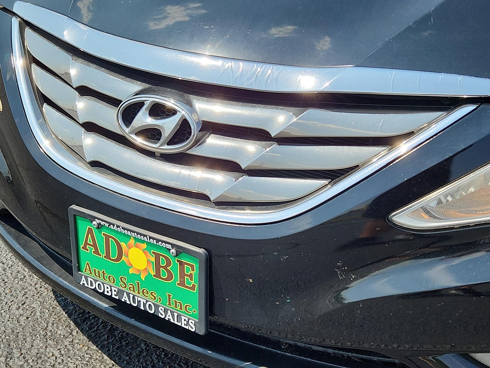 2011 Phantom Black Metallic /Black Leather Interior Hyundai Sonata Ltd PZEV (5NPEC4ACXBH) with an 2.4L DOHC 16-valve I4 GDI engine engine, located at 4711 Ave Q, Lubbock, TX, 79412, (806) 687-2362, 33.551304, -101.855293 - Photo #9