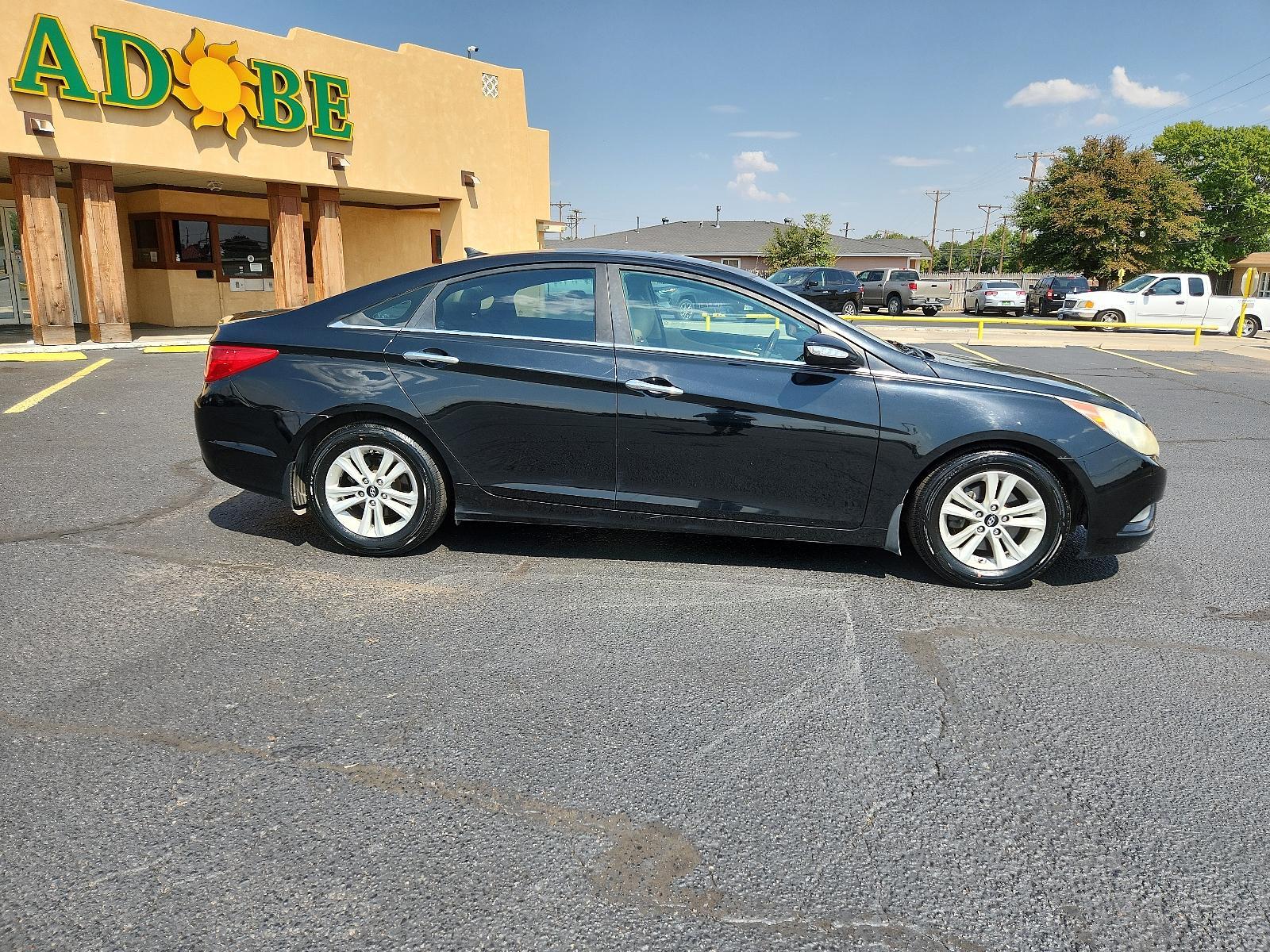 2011 Phantom Black Metallic /Black Leather Interior Hyundai Sonata Ltd PZEV (5NPEC4ACXBH) with an 2.4L DOHC 16-valve I4 GDI engine engine, located at 4711 Ave Q, Lubbock, TX, 79412, (806) 687-2362, 33.551304, -101.855293 - Photo #6