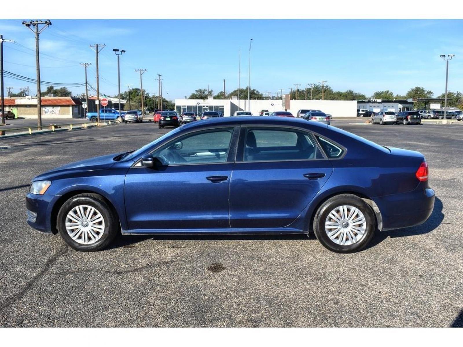 2015 NIGHT BLUE METALLIC /TITAN BLACK, CLOTH Volkswagen Passat 4dr Sdn 1.8T Auto S PZEV (1VWAT7A36FC) with an Engine: 1.8L 4-Cylinder DOHC engine, 6-SPEED AUTOMATIC transmission, located at 4711 Ave Q, Lubbock, TX, 79412, (806) 687-2362, 33.551304, -101.855293 - Photo #1