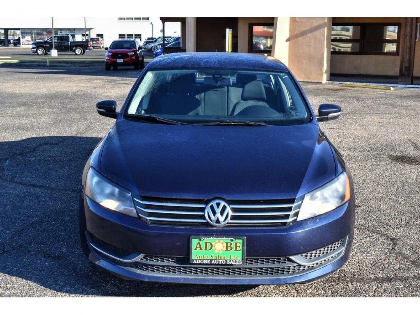 2015 NIGHT BLUE METALLIC /TITAN BLACK, CLOTH Volkswagen Passat 4dr Sdn 1.8T Auto S PZEV (1VWAT7A36FC) with an Engine: 1.8L 4-Cylinder DOHC engine, 6-SPEED AUTOMATIC transmission, located at 4711 Ave Q, Lubbock, TX, 79412, (806) 687-2362, 33.551304, -101.855293 - Photo #7