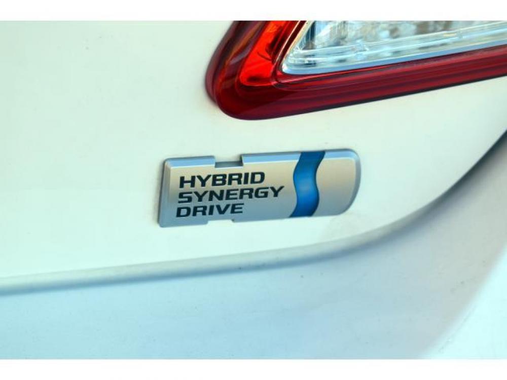 2008 SUPER WHITE /BISQUE CLOTH INTERIOR Toyota Camry Hybrid 4dr Sdn (Natl) (4T1BB46K08U) with an 2.4L L4 DOHC 16V HYBRID engine, CONTINUOUSLY VARIABLE TRANSMISSION transmission, located at 4711 Ave Q, Lubbock, TX, 79412, (806) 687-2362, 33.551304, -101.855293 - Photo #11
