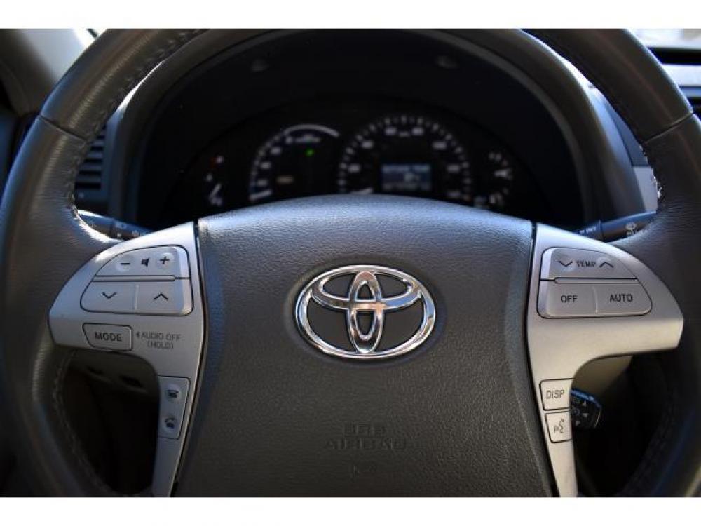 2008 SUPER WHITE /BISQUE CLOTH INTERIOR Toyota Camry Hybrid 4dr Sdn (Natl) (4T1BB46K08U) with an 2.4L L4 DOHC 16V HYBRID engine, CONTINUOUSLY VARIABLE TRANSMISSION transmission, located at 4711 Ave Q, Lubbock, TX, 79412, (806) 687-2362, 33.551304, -101.855293 - Photo #28