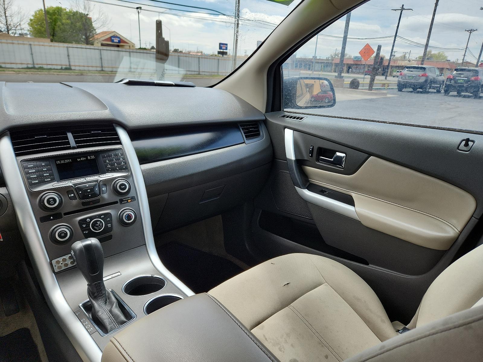 2012 Ingot Silver Metallic /Charcoal Black Cloth Interior Ford Edge SE (2FMDK3GC8CB) with an 3.5L TI-VCT V6 ENGINE engine, located at 4711 Ave Q, Lubbock, TX, 79412, (806) 687-2362, 33.551304, -101.855293 - Photo #15