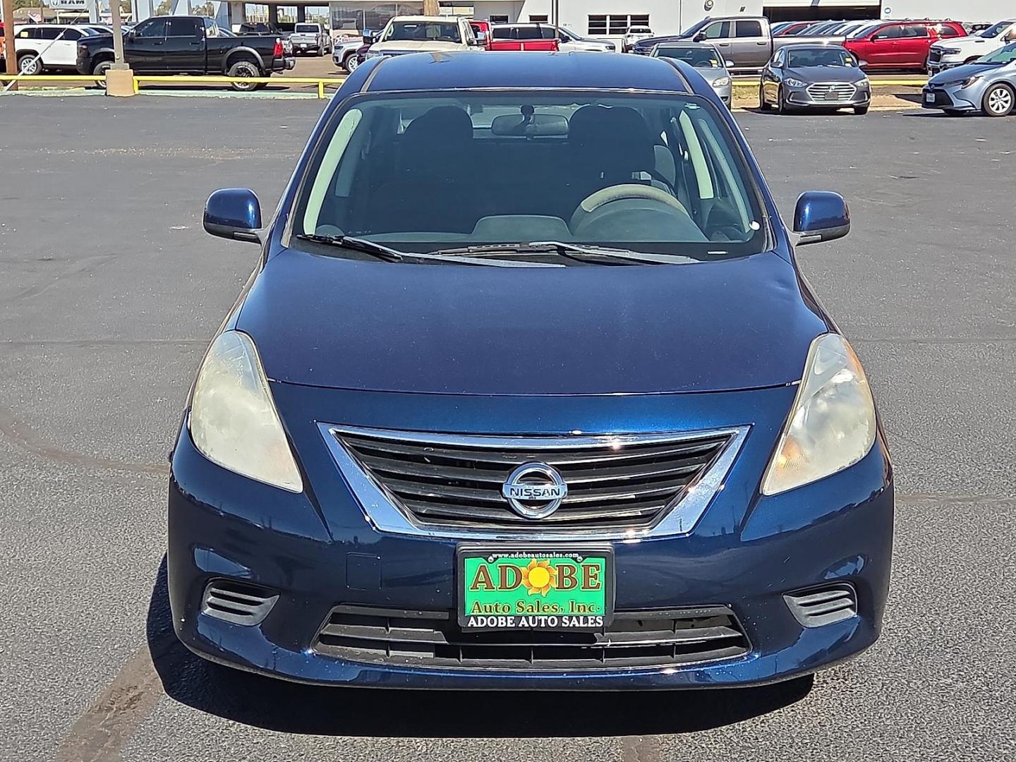 2014 Blue Onyx - B23 /Charcoal - G Nissan Versa 1.6 SV (3N1CN7AP0EL) with an 1.6L I-4 DOHC, variable valve control, regular unleaded, engine with 109HP engine, located at 4711 Ave Q, Lubbock, TX, 79412, (806) 687-2362, 33.551304, -101.855293 - Photo#7