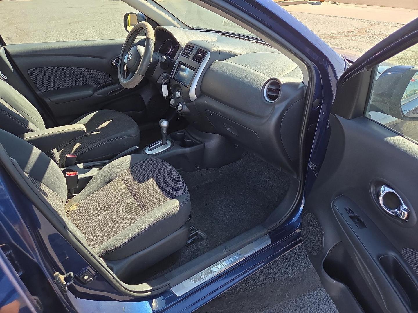 2014 Blue Onyx - B23 /Charcoal - G Nissan Versa 1.6 SV (3N1CN7AP0EL) with an 1.6L I-4 DOHC, variable valve control, regular unleaded, engine with 109HP engine, located at 4711 Ave Q, Lubbock, TX, 79412, (806) 687-2362, 33.551304, -101.855293 - Photo#9