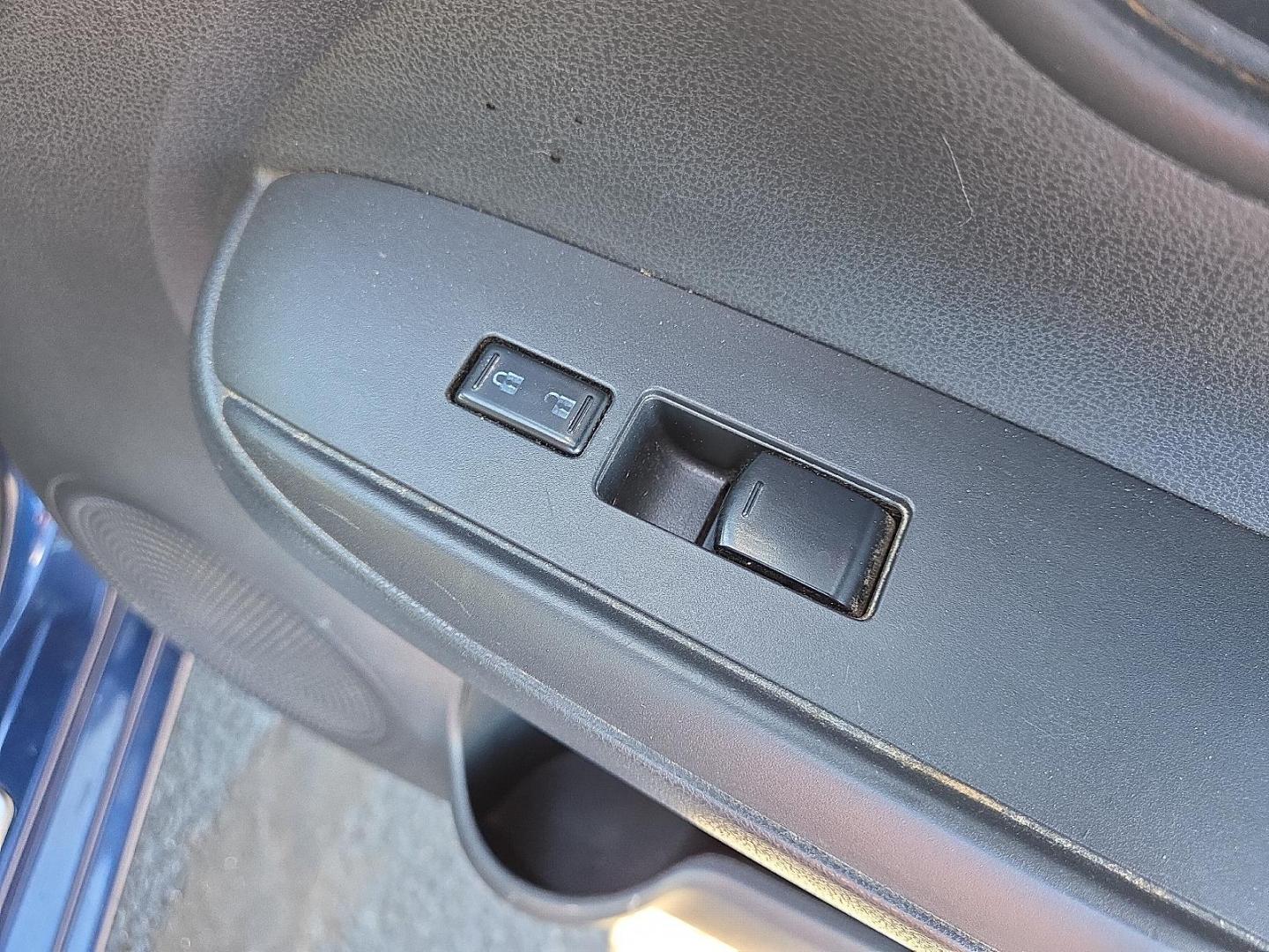 2014 Blue Onyx - B23 /Charcoal - G Nissan Versa 1.6 SV (3N1CN7AP0EL) with an 1.6L I-4 DOHC, variable valve control, regular unleaded, engine with 109HP engine, located at 4711 Ave Q, Lubbock, TX, 79412, (806) 687-2362, 33.551304, -101.855293 - Photo#12