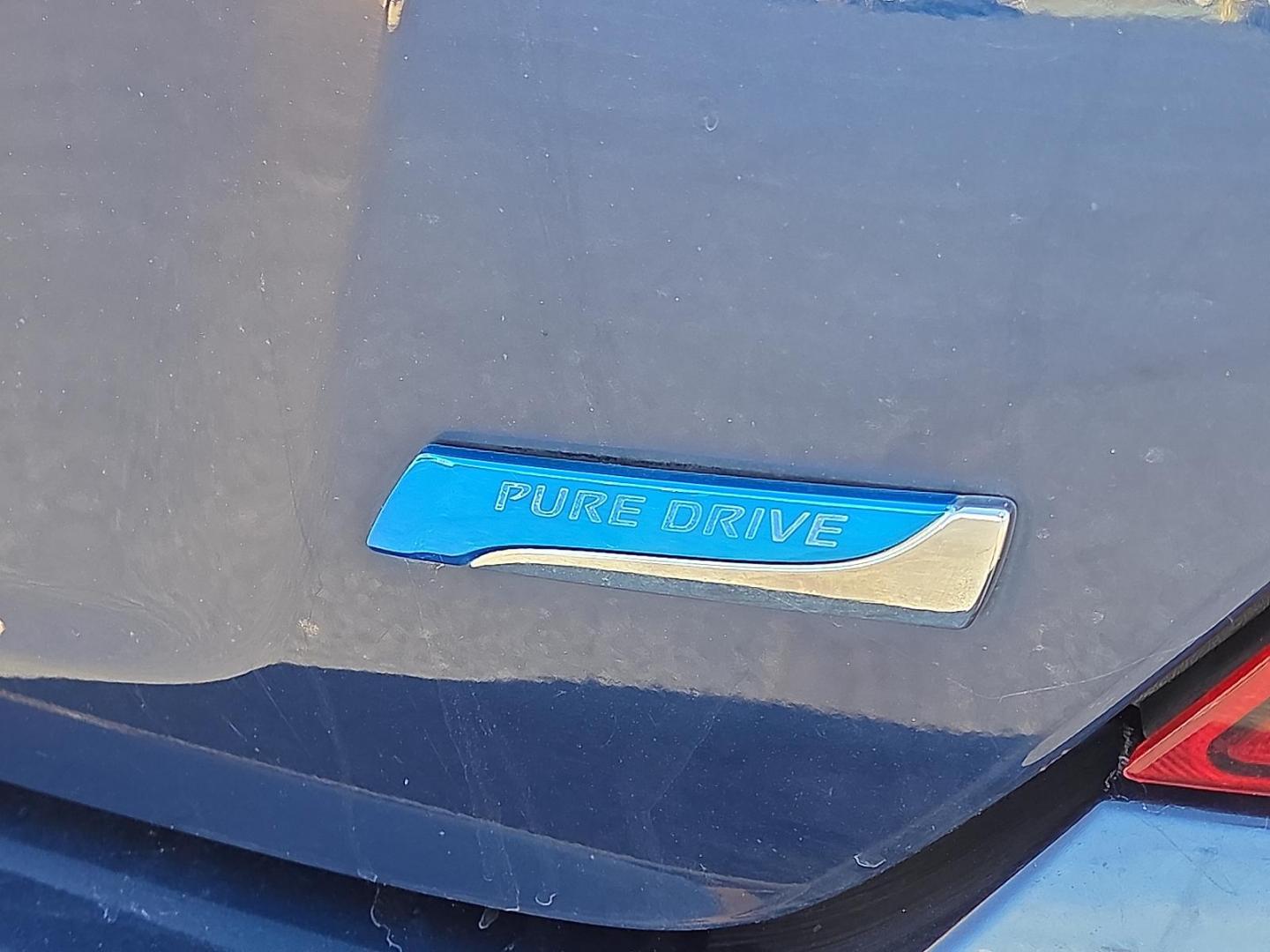 2014 Blue Onyx - B23 /Charcoal - G Nissan Versa 1.6 SV (3N1CN7AP0EL) with an 1.6L I-4 DOHC, variable valve control, regular unleaded, engine with 109HP engine, located at 4711 Ave Q, Lubbock, TX, 79412, (806) 687-2362, 33.551304, -101.855293 - Photo#13