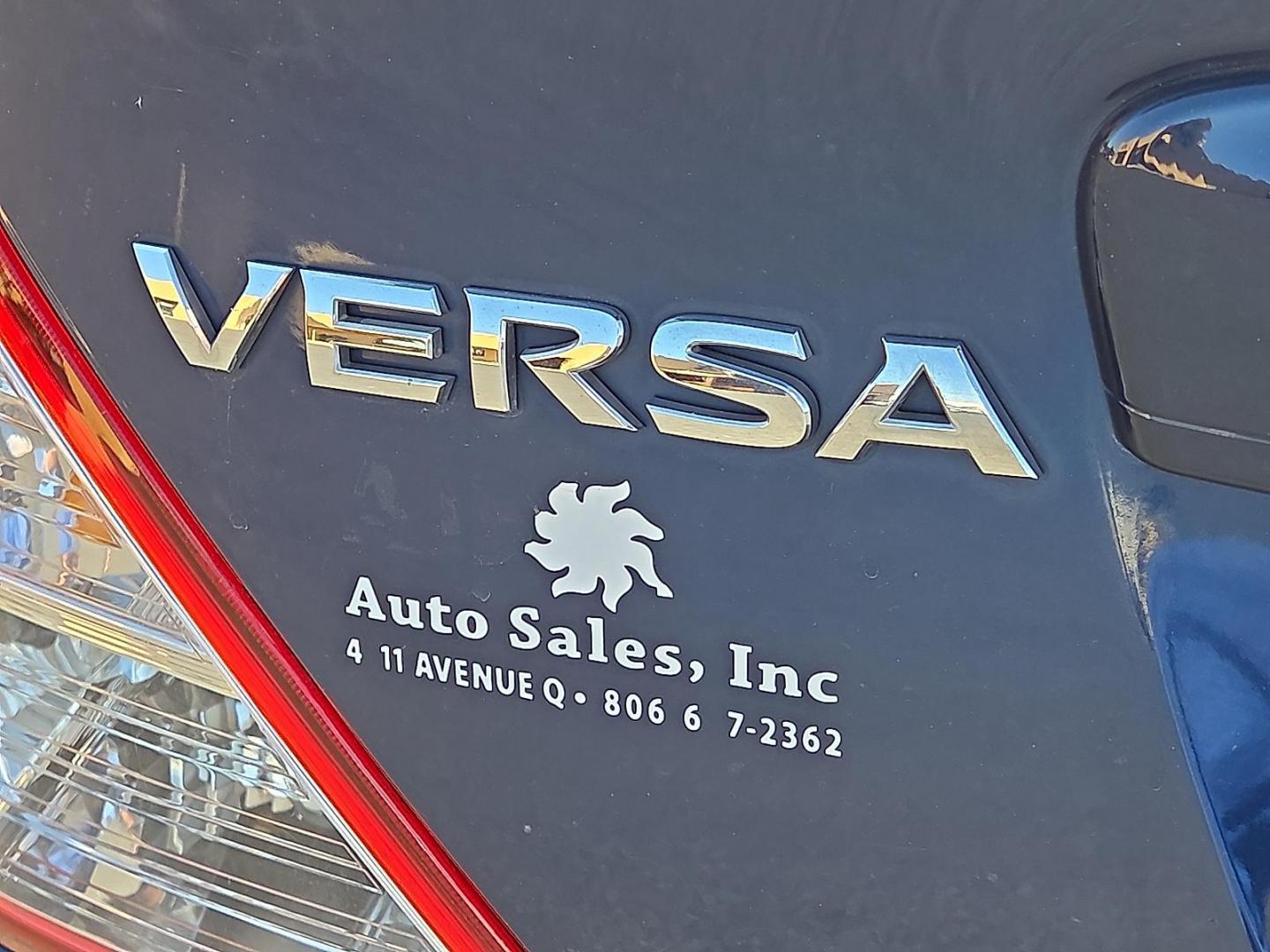 2014 Blue Onyx - B23 /Charcoal - G Nissan Versa 1.6 SV (3N1CN7AP0EL) with an 1.6L I-4 DOHC, variable valve control, regular unleaded, engine with 109HP engine, located at 4711 Ave Q, Lubbock, TX, 79412, (806) 687-2362, 33.551304, -101.855293 - Photo#15