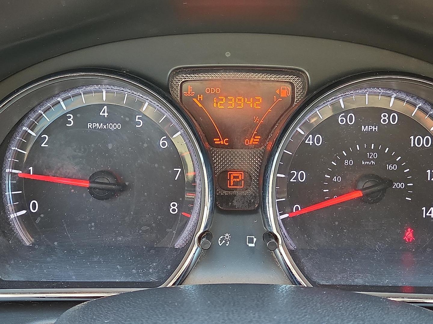 2014 Blue Onyx - B23 /Charcoal - G Nissan Versa 1.6 SV (3N1CN7AP0EL) with an 1.6L I-4 DOHC, variable valve control, regular unleaded, engine with 109HP engine, located at 4711 Ave Q, Lubbock, TX, 79412, (806) 687-2362, 33.551304, -101.855293 - Photo#25