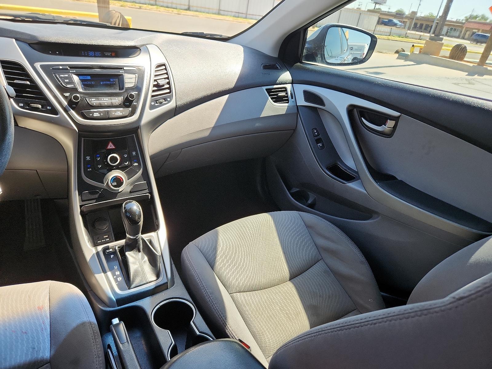 2016 Quartz White Pearl - W8 /Beige - YVF Hyundai Elantra SE (5NPDH4AE6GH) with an Engine:1.8L DOHC 16V 4-Cylinder D-CVVT MPI engine, located at 4711 Ave Q, Lubbock, TX, 79412, (806) 687-2362, 33.551304, -101.855293 - Photo #11