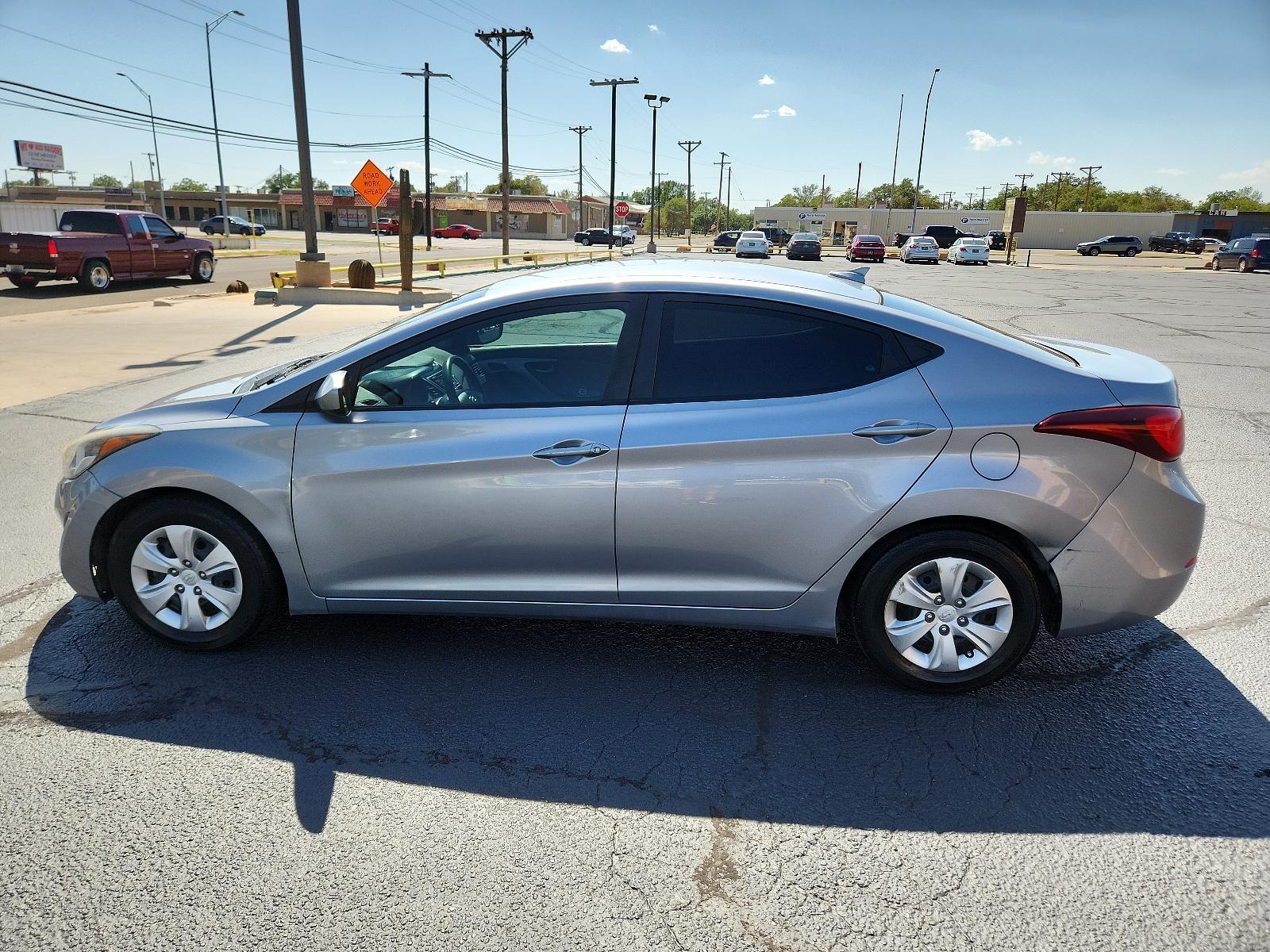 2016 Quartz White Pearl - W8 /Beige - YVF Hyundai Elantra SE (5NPDH4AE6GH) with an Engine:1.8L DOHC 16V 4-Cylinder D-CVVT MPI engine, located at 4711 Ave Q, Lubbock, TX, 79412, (806) 687-2362, 33.551304, -101.855293 - Photo #1