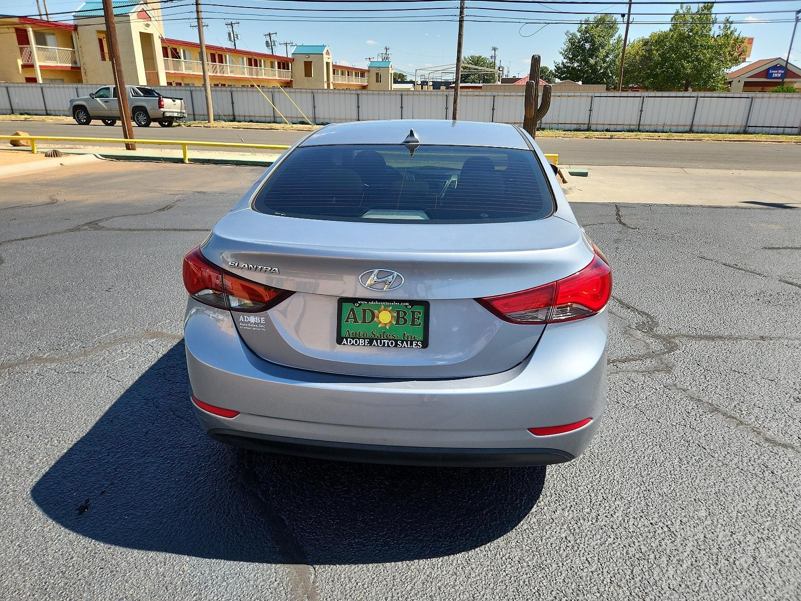 2016 Quartz White Pearl - W8 /Beige - YVF Hyundai Elantra SE (5NPDH4AE6GH) with an Engine:1.8L DOHC 16V 4-Cylinder D-CVVT MPI engine, located at 4711 Ave Q, Lubbock, TX, 79412, (806) 687-2362, 33.551304, -101.855293 - Photo #3