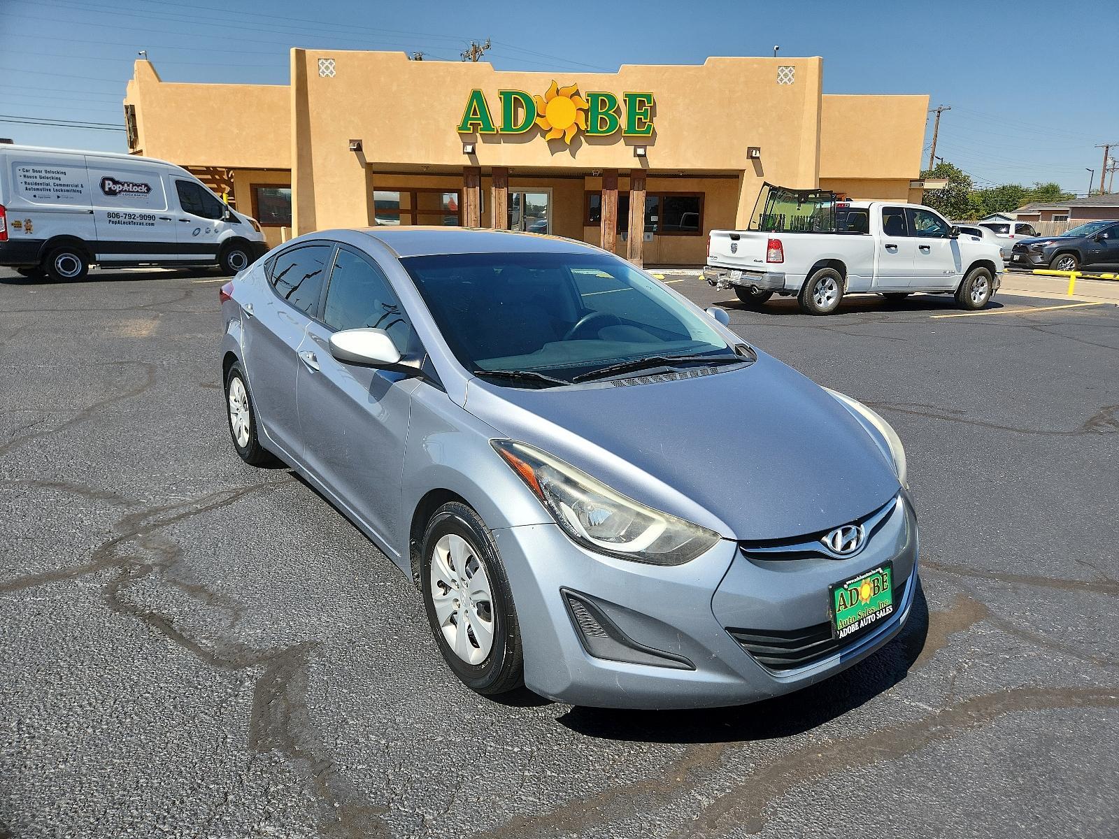 2016 Quartz White Pearl - W8 /Beige - YVF Hyundai Elantra SE (5NPDH4AE6GH) with an Engine:1.8L DOHC 16V 4-Cylinder D-CVVT MPI engine, located at 4711 Ave Q, Lubbock, TX, 79412, (806) 687-2362, 33.551304, -101.855293 - Photo #6