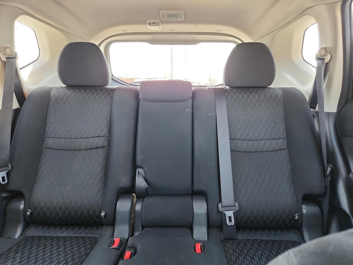 2017 Brilliant Silver - K23 /Charcoal - G Nissan Rogue S (KNMAT2MT8HP) with an Engine: 2.5L DOHC 16-Valve I4 -inc: ECO mode engine, located at 4711 Ave Q, Lubbock, TX, 79412, (806) 687-2362, 33.551304, -101.855293 - Photo#19