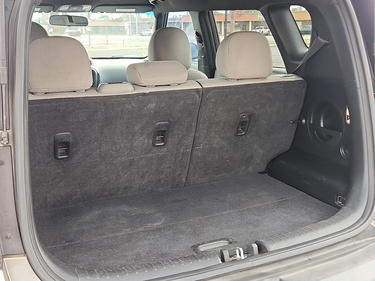 2015 GRAY /Black - EQ Kia Soul (KNDJN2A25F7) with an Gamma 1.6L I-4 gasoline direct injection, DOHC, variable valve control, regular unleaded, engine with 130HP engine, located at 4711 Ave Q, Lubbock, TX, 79412, (806) 687-2362, 33.551304, -101.855293 - Photo#13