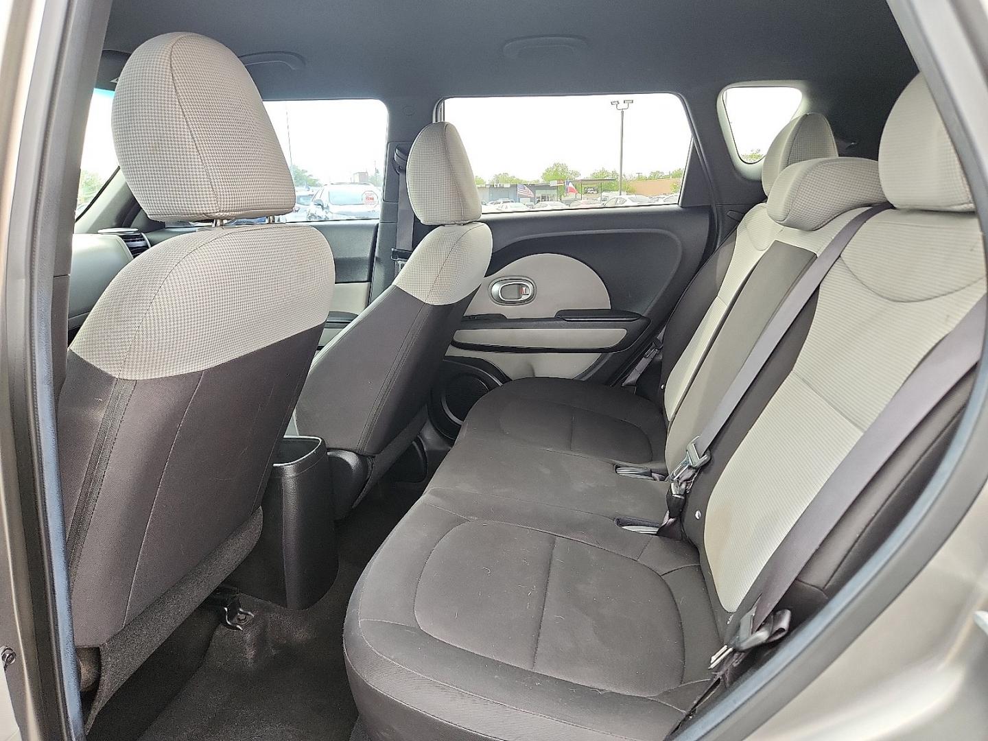 2015 GRAY /Black - EQ Kia Soul (KNDJN2A25F7) with an Gamma 1.6L I-4 gasoline direct injection, DOHC, variable valve control, regular unleaded, engine with 130HP engine, located at 4711 Ave Q, Lubbock, TX, 79412, (806) 687-2362, 33.551304, -101.855293 - Photo#14