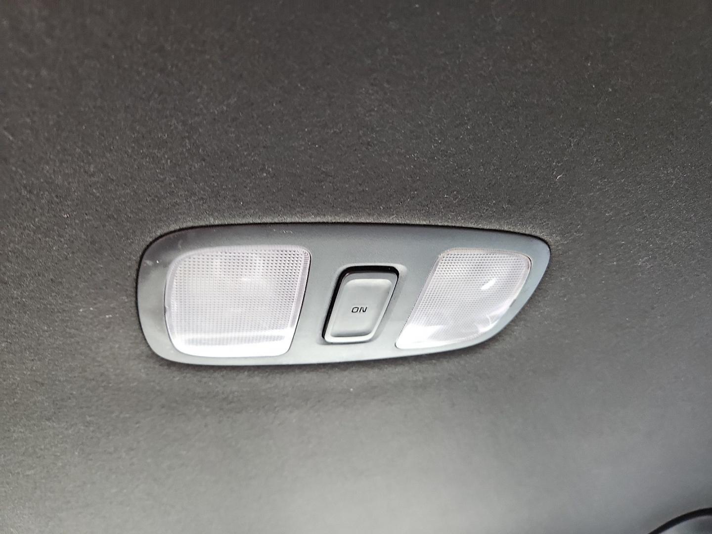 2015 GRAY /Black - EQ Kia Soul (KNDJN2A25F7) with an Gamma 1.6L I-4 gasoline direct injection, DOHC, variable valve control, regular unleaded, engine with 130HP engine, located at 4711 Ave Q, Lubbock, TX, 79412, (806) 687-2362, 33.551304, -101.855293 - Photo#15