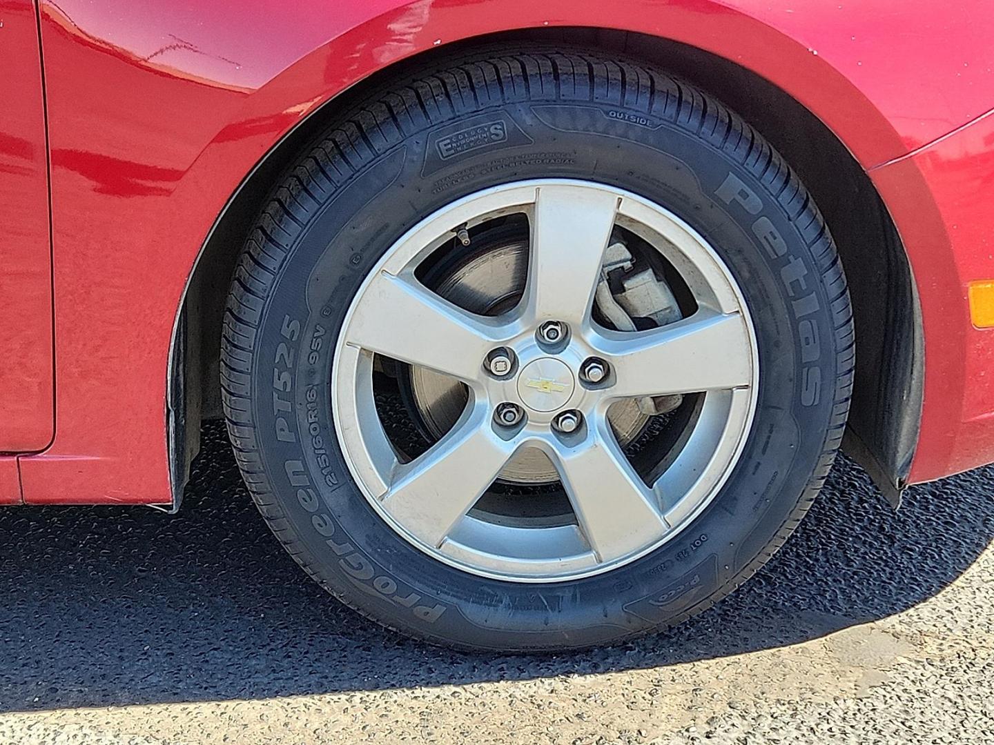 2014 RED /Jet Black - AFF Chevrolet Cruze 1LT Auto (1G1PC5SB5E7) with an ECOTEC 1.4L I-4 DOHC, VVT variable valve control, intercooled turbo, regular unleaded, engine with 138HP engine, located at 4711 Ave Q, Lubbock, TX, 79412, (806) 687-2362, 33.551304, -101.855293 - Photo#6