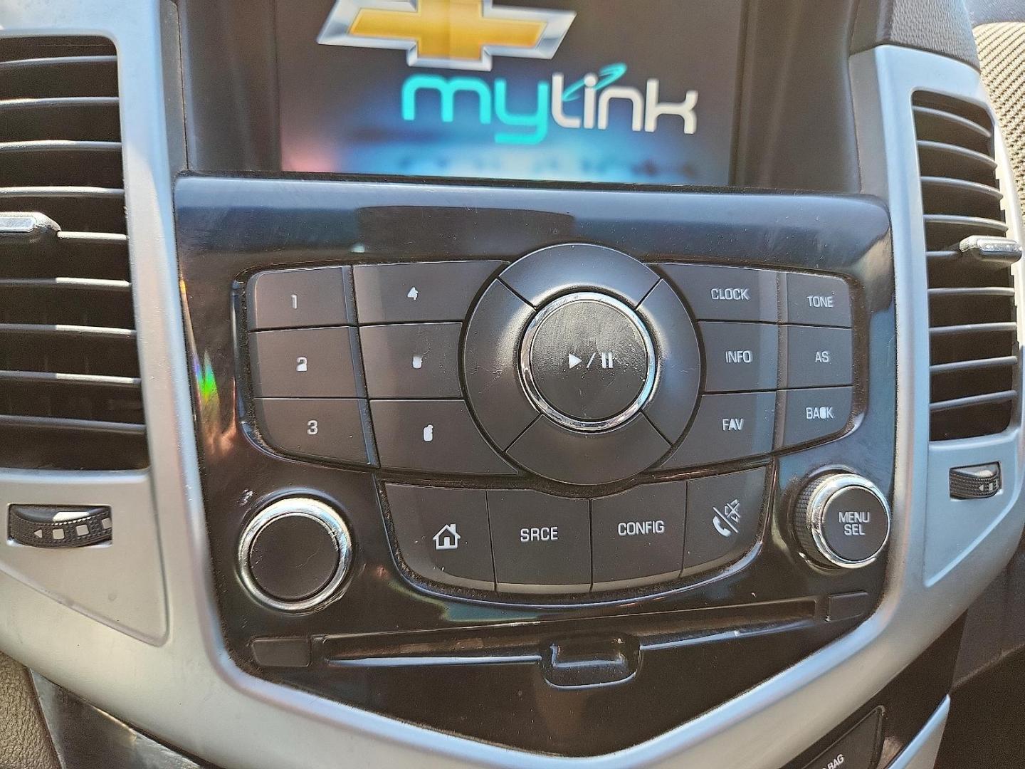 2014 RED /Jet Black - AFF Chevrolet Cruze 1LT Auto (1G1PC5SB5E7) with an ECOTEC 1.4L I-4 DOHC, VVT variable valve control, intercooled turbo, regular unleaded, engine with 138HP engine, located at 4711 Ave Q, Lubbock, TX, 79412, (806) 687-2362, 33.551304, -101.855293 - Photo#17