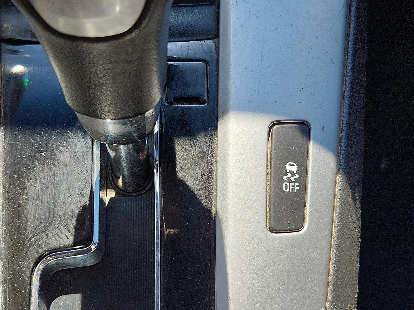 2014 RED /Jet Black - AFF Chevrolet Cruze 1LT Auto (1G1PC5SB5E7) with an ECOTEC 1.4L I-4 DOHC, VVT variable valve control, intercooled turbo, regular unleaded, engine with 138HP engine, located at 4711 Ave Q, Lubbock, TX, 79412, (806) 687-2362, 33.551304, -101.855293 - Photo#21