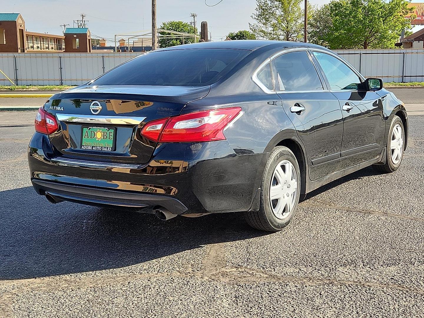 2017 BLACK /Charcoal - G Nissan Altima 2.5 S (1N4AL3AP2HC) with an 2.5L I-4 DOHC, variable valve control, regular unleaded, engine with 179HP engine, located at 4711 Ave Q, Lubbock, TX, 79412, (806) 687-2362, 33.551304, -101.855293 - Photo#3