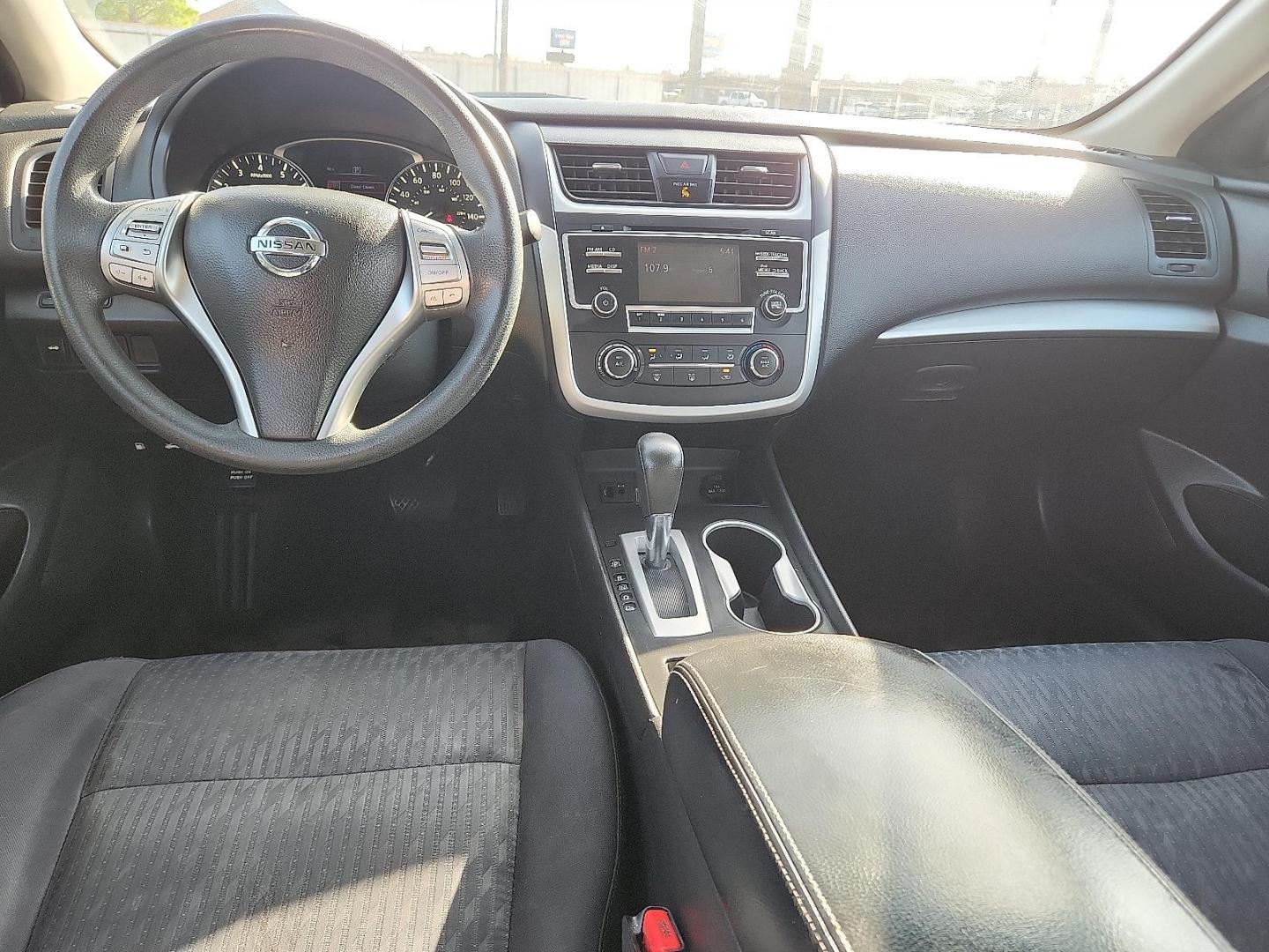 2017 BLACK /Charcoal - G Nissan Altima 2.5 S (1N4AL3AP2HC) with an 2.5L I-4 DOHC, variable valve control, regular unleaded, engine with 179HP engine, located at 4711 Ave Q, Lubbock, TX, 79412, (806) 687-2362, 33.551304, -101.855293 - Photo#8