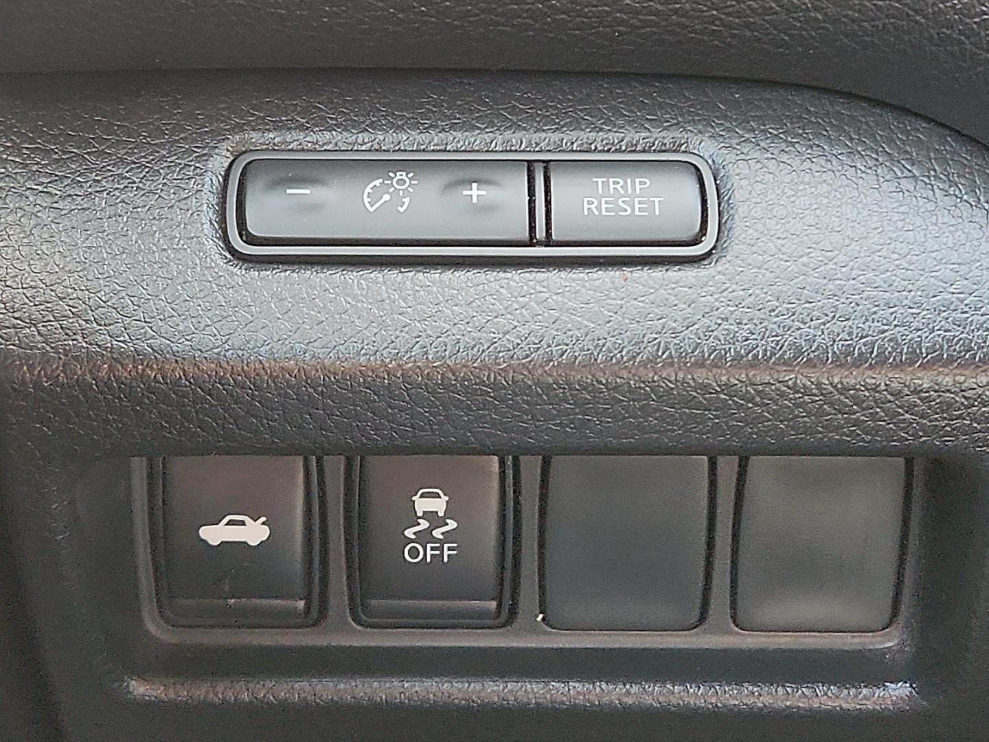 2017 BLACK /Charcoal - G Nissan Altima 2.5 S (1N4AL3AP2HC) with an 2.5L I-4 DOHC, variable valve control, regular unleaded, engine with 179HP engine, located at 4711 Ave Q, Lubbock, TX, 79412, (806) 687-2362, 33.551304, -101.855293 - Photo#16