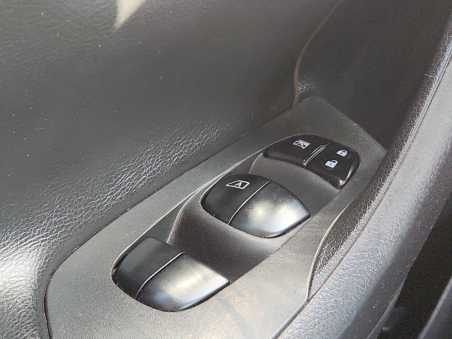 2017 BLACK /Charcoal - G Nissan Altima 2.5 S (1N4AL3AP2HC) with an 2.5L I-4 DOHC, variable valve control, regular unleaded, engine with 179HP engine, located at 4711 Ave Q, Lubbock, TX, 79412, (806) 687-2362, 33.551304, -101.855293 - Photo#17