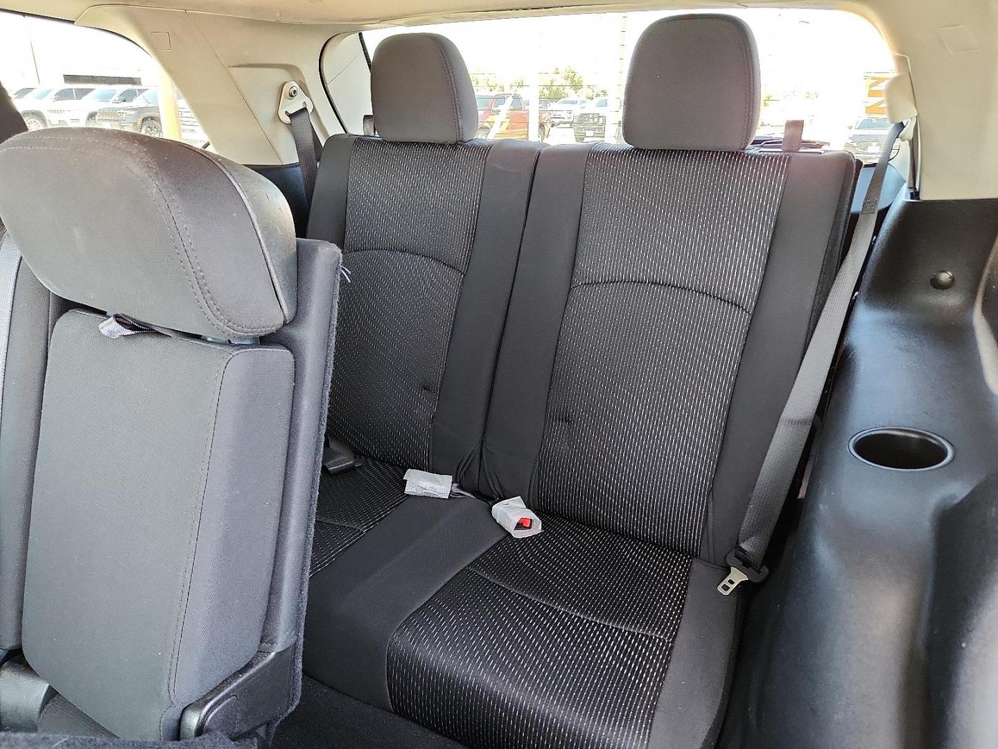 2018 Bruiser Grey Clear Coat Dodge Journey SXT (3C4PDCBB4JT) with an Tigershark MultiAir 2.4L I-4 DOHC, variable valve control, regular unleaded, engine with 173HP engine, located at 4711 Ave Q, Lubbock, TX, 79412, (806) 687-2362, 33.551304, -101.855293 - Photo#9