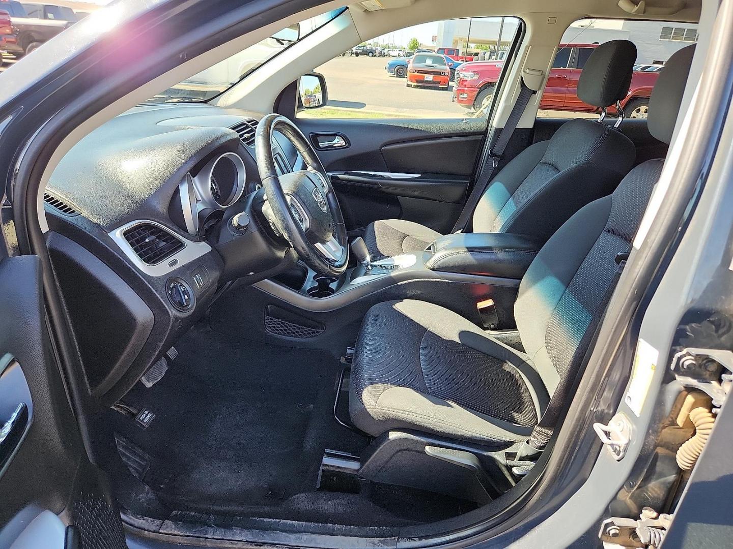 2018 Bruiser Grey Clear Coat Dodge Journey SXT (3C4PDCBB4JT) with an Tigershark MultiAir 2.4L I-4 DOHC, variable valve control, regular unleaded, engine with 173HP engine, located at 4711 Ave Q, Lubbock, TX, 79412, (806) 687-2362, 33.551304, -101.855293 - Photo#11