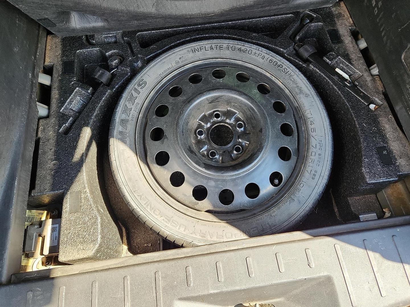 2013 BLACK Chevrolet Equinox 1LT (2GNALDEK2D6) with an 2.4L DOHC 4-Cylinder SIDI Engine engine, located at 4711 Ave Q, Lubbock, TX, 79412, (806) 687-2362, 33.551304, -101.855293 - Photo#9