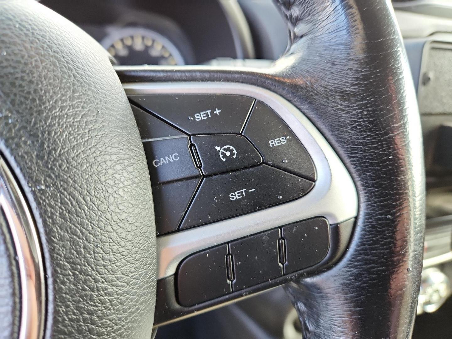 2017 Alpine White - PWV /Sandstorm/Black - A7XU Jeep Renegade Latitude (ZACCJABBXHP) with an ENGINE: 2.4L I4 MULTIAIR engine, located at 4711 Ave Q, Lubbock, TX, 79412, (806) 687-2362, 33.551304, -101.855293 - Photo#17