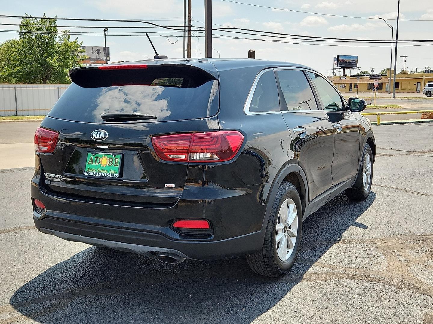 2019 BLACK /Satin Black - WK Kia Sorento 2.4L L (5XYPG4A39KG) with an 2.4L I-4 gasoline direct injection, DOHC, D-CVVT variable valve control, regular unleaded, engine with 185HP engine, located at 4711 Ave Q, Lubbock, TX, 79412, (806) 687-2362, 33.551304, -101.855293- Photo#1