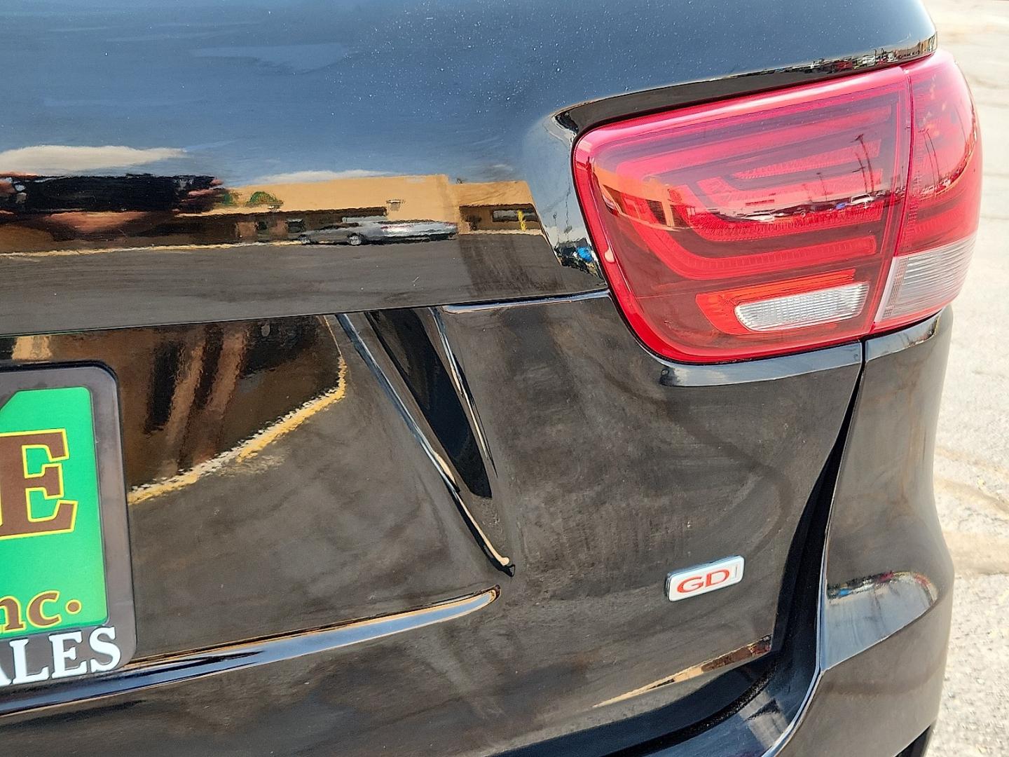 2019 BLACK /Satin Black - WK Kia Sorento 2.4L L (5XYPG4A39KG) with an 2.4L I-4 gasoline direct injection, DOHC, D-CVVT variable valve control, regular unleaded, engine with 185HP engine, located at 4711 Ave Q, Lubbock, TX, 79412, (806) 687-2362, 33.551304, -101.855293- Photo#8