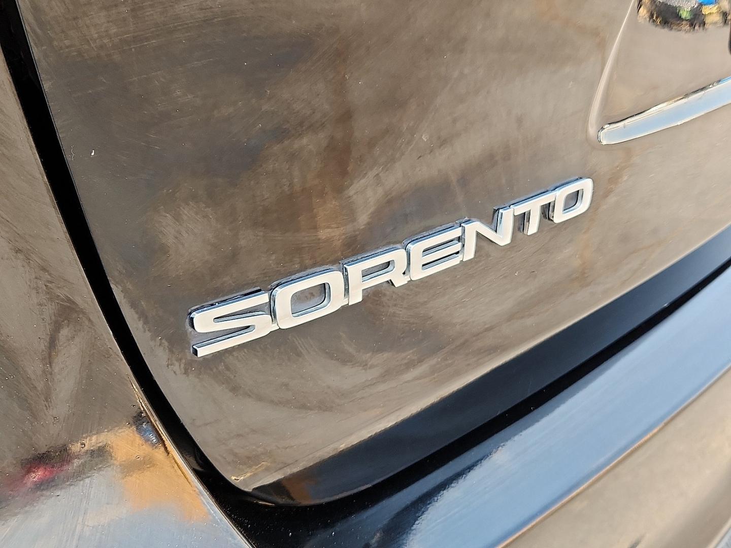 2019 BLACK /Satin Black - WK Kia Sorento 2.4L L (5XYPG4A39KG) with an 2.4L I-4 gasoline direct injection, DOHC, D-CVVT variable valve control, regular unleaded, engine with 185HP engine, located at 4711 Ave Q, Lubbock, TX, 79412, (806) 687-2362, 33.551304, -101.855293- Photo#9