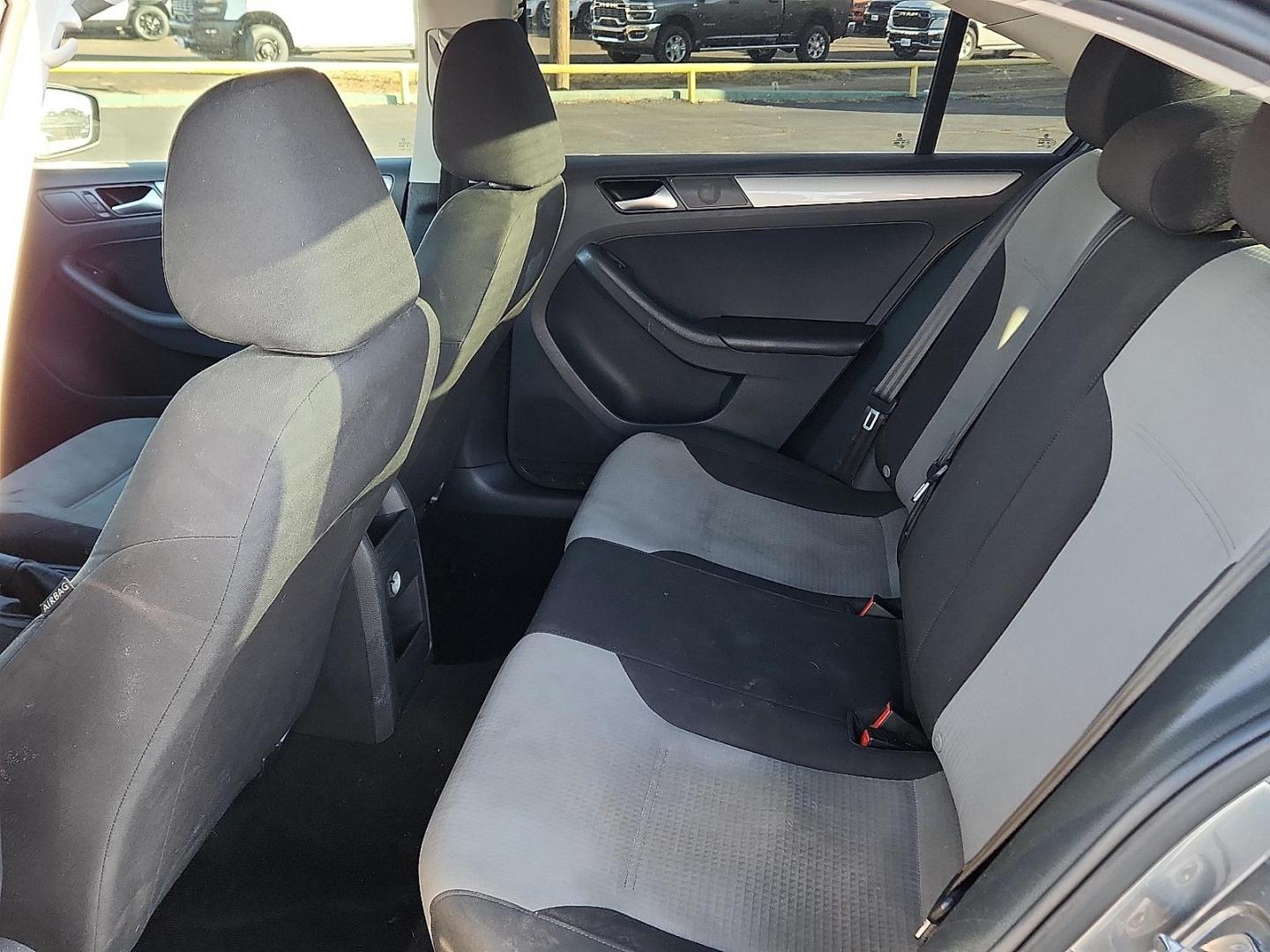 2017 GRAY Volkswagen Jetta 1.4T S (3VW2B7AJ5HM) with an 1.4L I-4 gasoline direct injection, DOHC, variable valve control, intercooled turbo, regular unleaded, engine with 150HP engine, located at 4711 Ave Q, Lubbock, TX, 79412, (806) 687-2362, 33.551304, -101.855293 - Photo#8