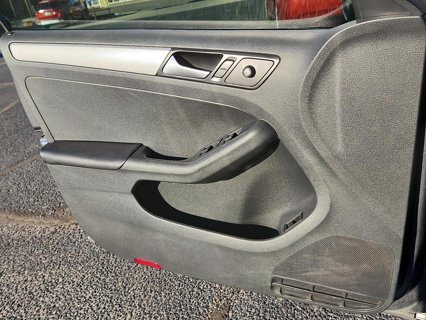 2017 GRAY Volkswagen Jetta 1.4T S (3VW2B7AJ5HM) with an 1.4L I-4 gasoline direct injection, DOHC, variable valve control, intercooled turbo, regular unleaded, engine with 150HP engine, located at 4711 Ave Q, Lubbock, TX, 79412, (806) 687-2362, 33.551304, -101.855293 - Photo#12