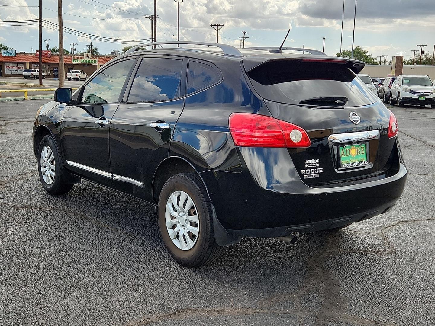 2015 BLACK /Black - G Nissan Rogue Select S (JN8AS5MT2FW) with an 2.5L I-4 DOHC, variable valve control, regular unleaded, engine with 170HP engine, located at 4711 Ave Q, Lubbock, TX, 79412, (806) 687-2362, 33.551304, -101.855293 - Photo#2