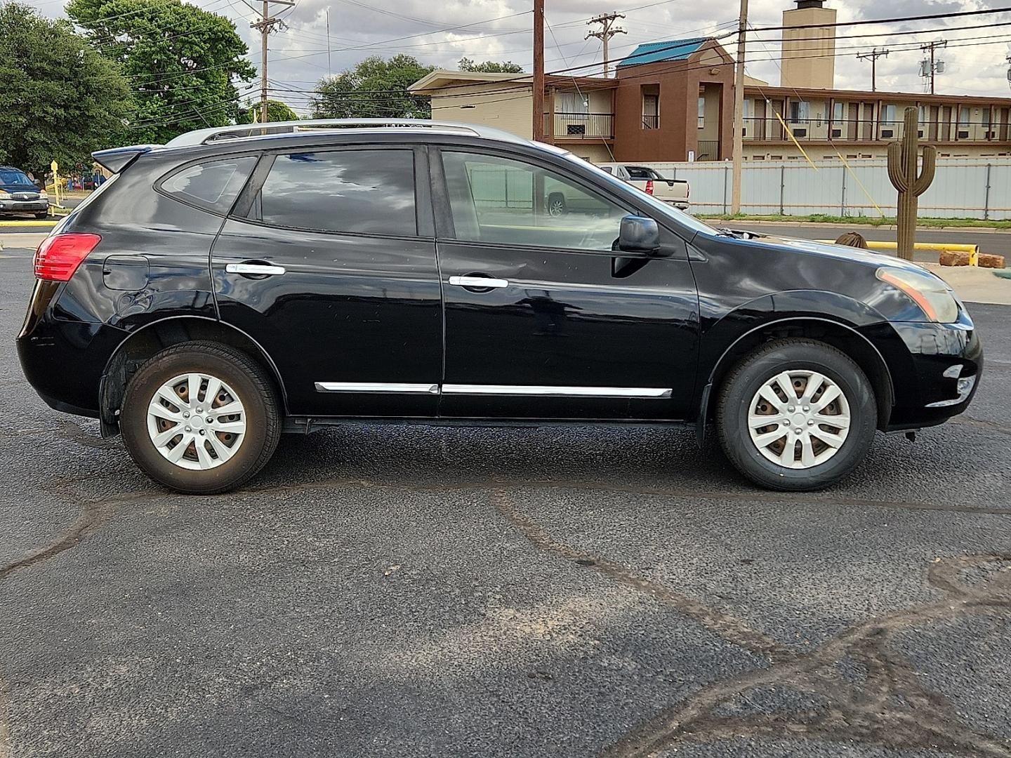 2015 BLACK /Black - G Nissan Rogue Select S (JN8AS5MT2FW) with an 2.5L I-4 DOHC, variable valve control, regular unleaded, engine with 170HP engine, located at 4711 Ave Q, Lubbock, TX, 79412, (806) 687-2362, 33.551304, -101.855293 - Photo#4