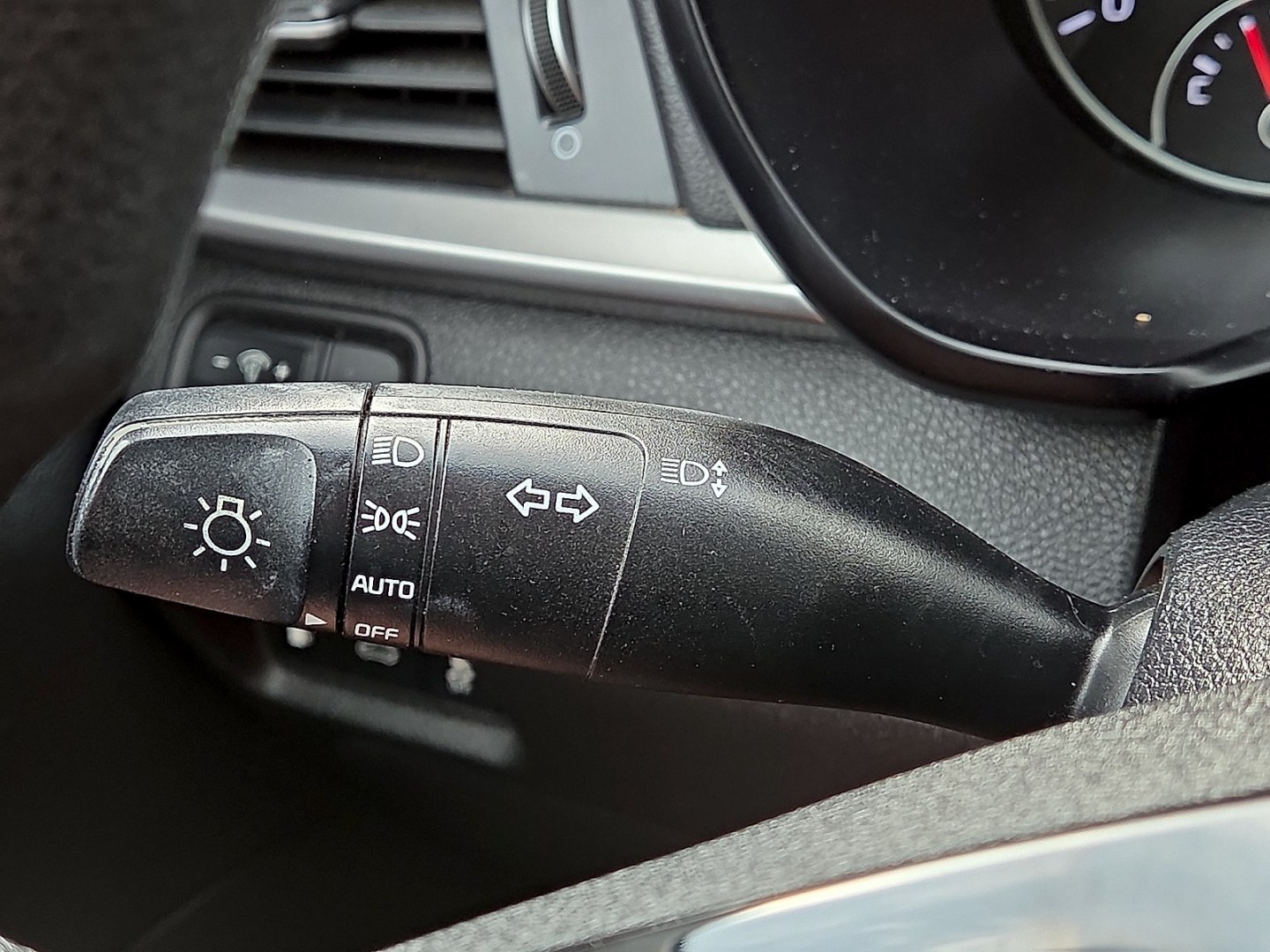2019 Ebony Black - EB /Black - WK Kia Optima LX (5XXGT4L39KG) with an Theta II 2.4L I-4 direct injection, DOHC, D-CVVT variable valve control, regular gasoline, engine with 185HP engine, located at 4711 Ave Q, Lubbock, TX, 79412, (806) 687-2362, 33.551304, -101.855293- Photo#28