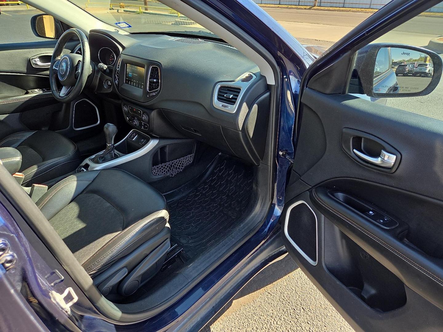 2019 Jazz Blue Pearlcoat - PBX /Black - X9 Jeep Compass Latitude FWD (3C4NJCBBXKT) with an 2.4L I-4 variable valve control, regular unleaded, engine with 180HP engine, located at 4711 Ave Q, Lubbock, TX, 79412, (806) 687-2362, 33.551304, -101.855293 - Photo#9